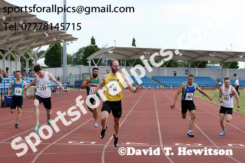 Senior mens 200 metres, Northern Senior and Under-20s Champs., Sports City, Manchester. Photo: David T. Hewitson/Sports for All Pics